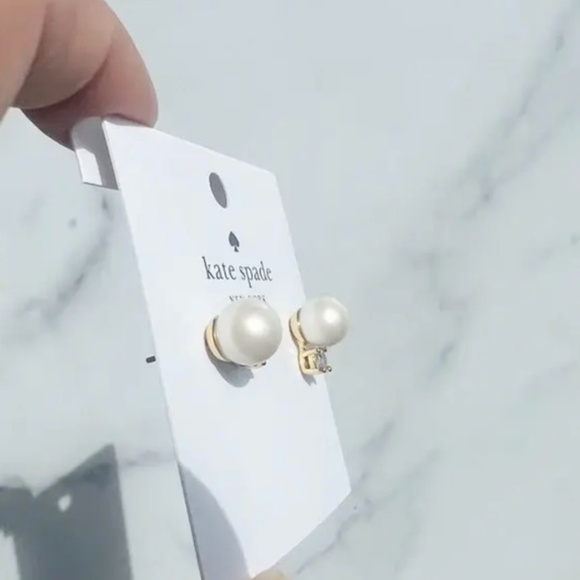 kate spade mini pearl stud 🌼 - Picture 2 of 2